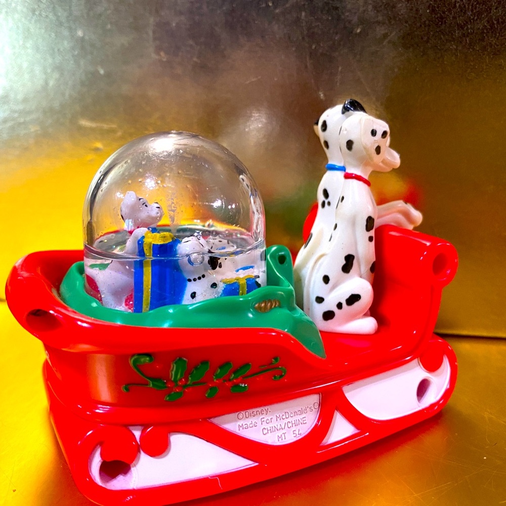 DISNEY VINTAGE 1996 101 DALMATIANS SLEIGH CHRISTMAS SNOW GLOBE MCDONALDS - Picture 3 of 13